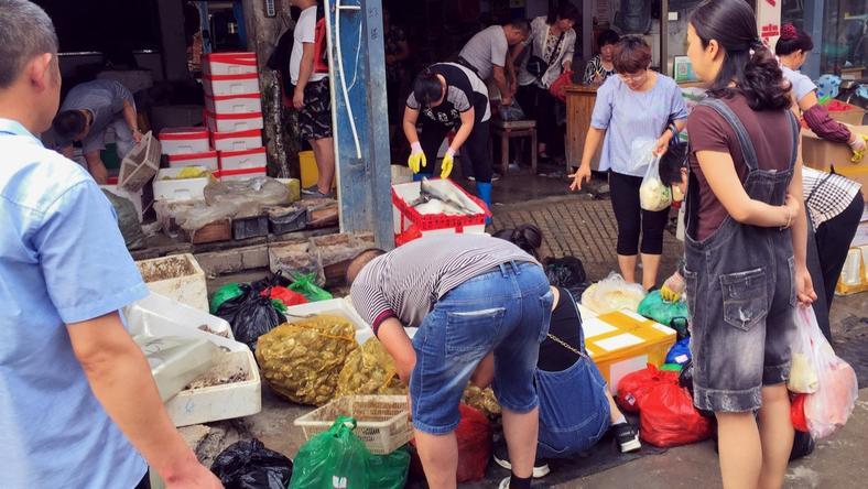 接地气,带你逛逛上海最大蔬菜批发市场